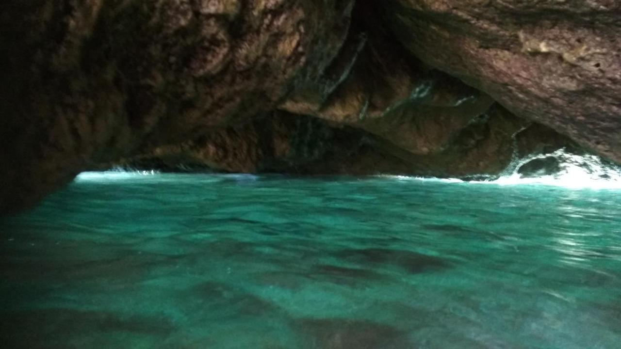 Aiolos Kalamaki  Luaran gambar